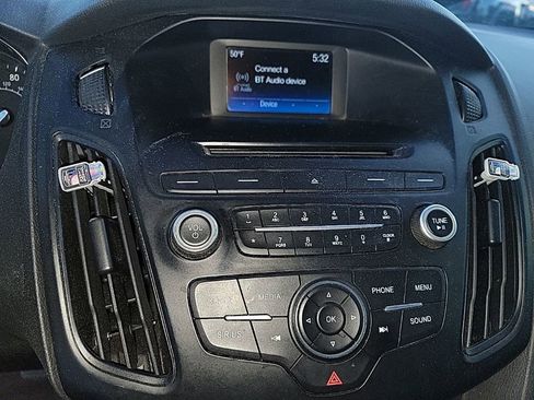 Used 2017 Ford Focus SE image 33