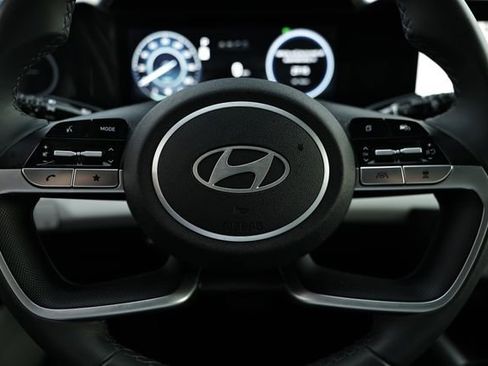 Certified 2025 Hyundai Elantra Limited image 31