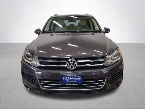 Used 2012 Volkswagen Touareg TDI image 3
