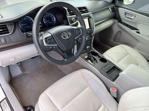 Used 2017 Toyota Camry XLE FWD image 4