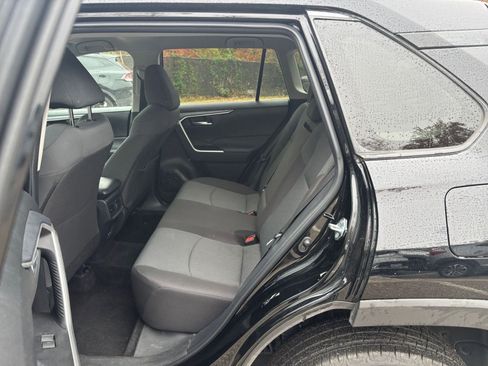 Used 2025 Toyota RAV4 XLE image 23