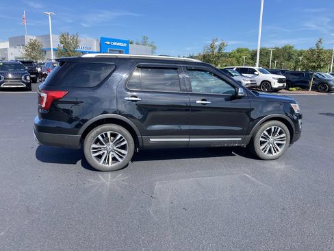 Used 2017 Ford Explorer Platinum AWD/4WD image 8