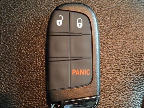 Used 2021 Jeep Compass Latitude AWD/4WD image 32