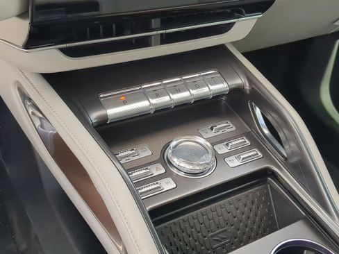 New 2026 Lincoln Nautilus Premier w/ Equipment Group 102A AWD/4WD image 19