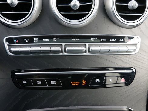 Used 2021 Mercedes-Benz GLC 300 GLC 300 image 23