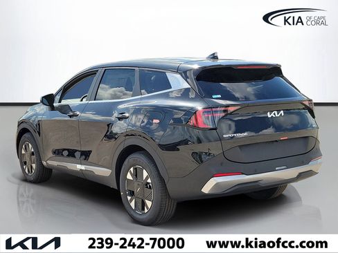 New 2026 Kia Sportage LX FWD image 4