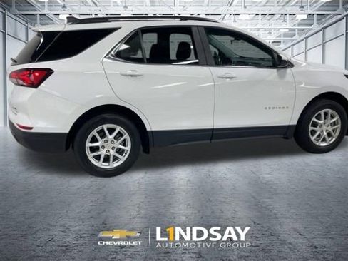 Used 2022 Chevrolet Equinox LT image 2