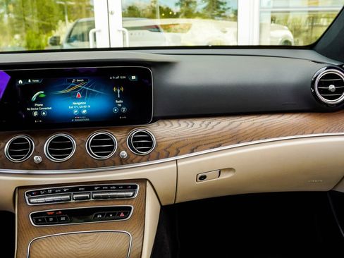 Used 2022 Mercedes-Benz E 350 Sedan image 17