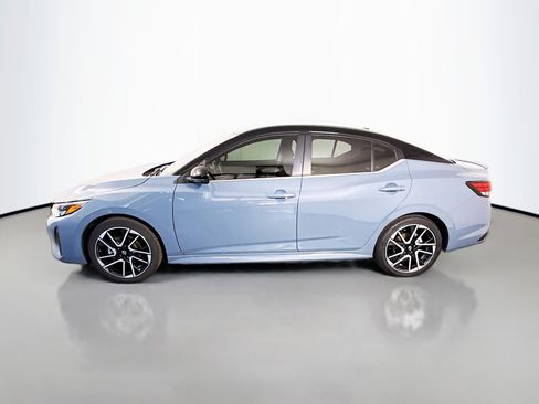 Used 2025 Nissan Sentra SR FWD image 6