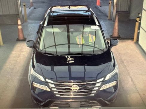Used 2026 Nissan Rogue Platinum w/ Platinum Premium Package AWD/4WD image 2