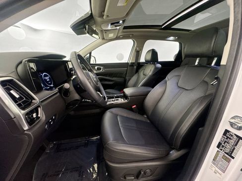 Used 2023 Kia Sorento SX AWD/4WD image 19