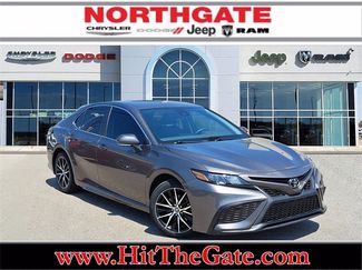 Used 2023 Toyota Camry SE image 1