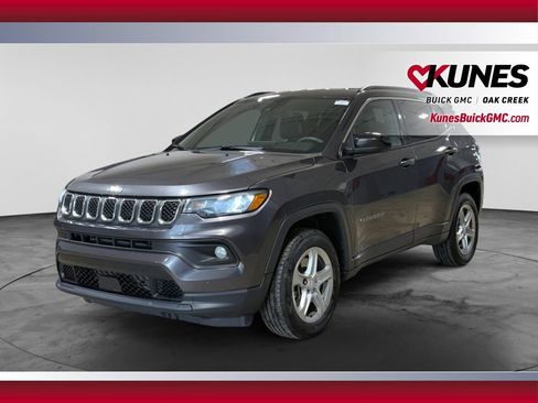 Used 2024 Jeep Compass Latitude AWD/4WD image 5