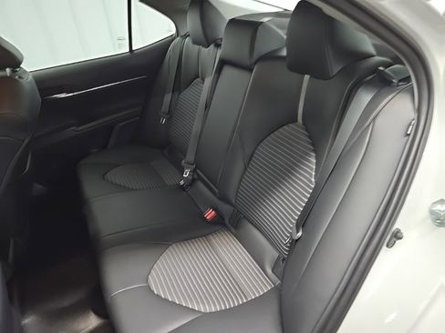 Used 2022 Toyota Camry SE image 31