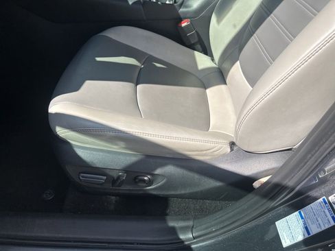 Used 2019 Toyota RAV4 XLE Premium w/ Cold Weather Package AWD/4WD image 21
