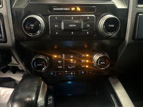 Used 2019 Ford F150 Raptor w/ Equipment Group 802A Luxury AWD/4WD image 19