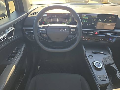 New 2026 Kia Sportage LX FWD image 13