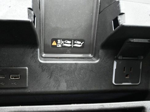 Used 2024 GMC Sierra 2500 Denali w/ Denali Reserve Package image 38