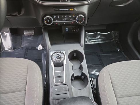 Used 2022 Ford Escape SE w/ Cold Weather Package image 22