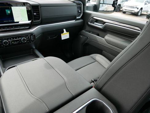 New 2026 Chevrolet Silverado 3500 LTZ image 15