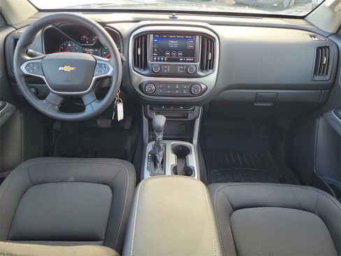 Used 2022 Chevrolet Colorado LT w/ LT Convenience Package image 10