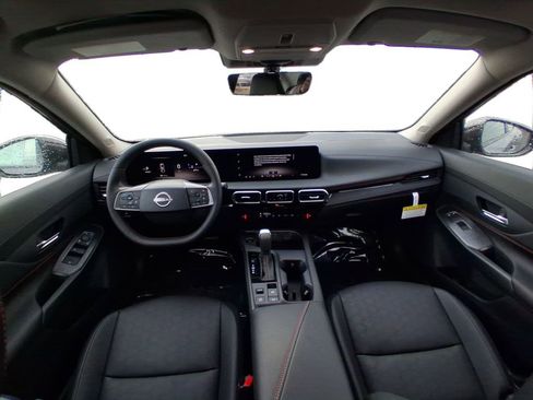 Used 2026 Nissan Sentra SR w/ SR Premium Package FWD image 11