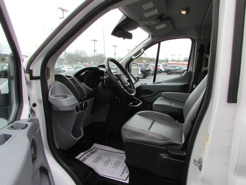Used 2016 Ford Transit 150 XL RWD image 7