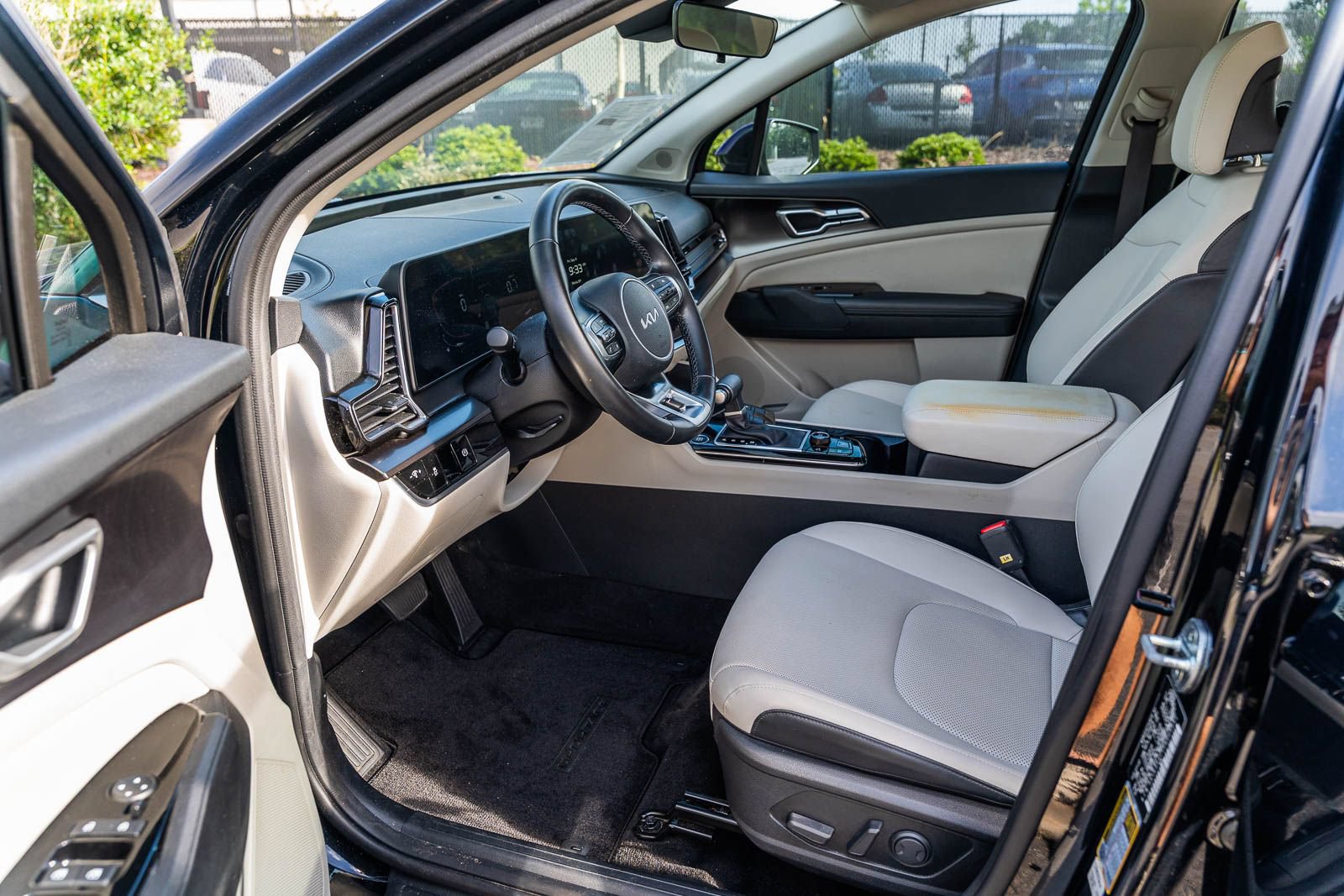 Used 2023 Kia Sportage EX FWD image 16