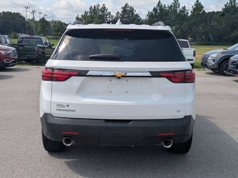Used 2022 Chevrolet Traverse LT FWD image 4