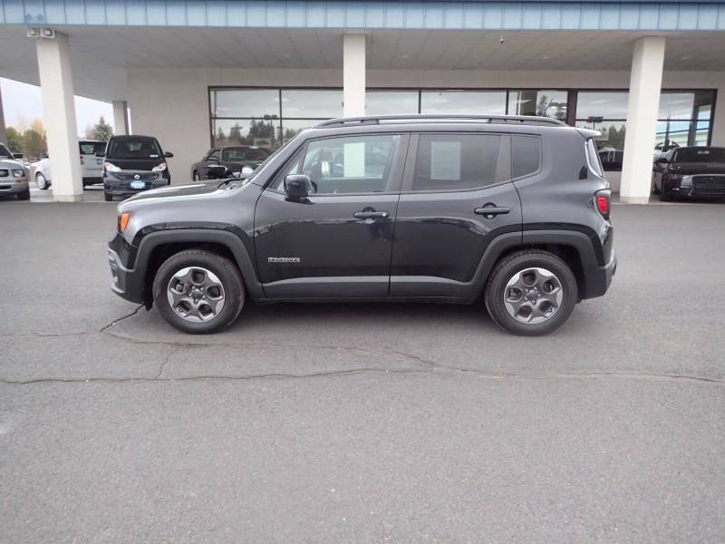 Used 2016 Jeep Renegade Latitude FWD image 2