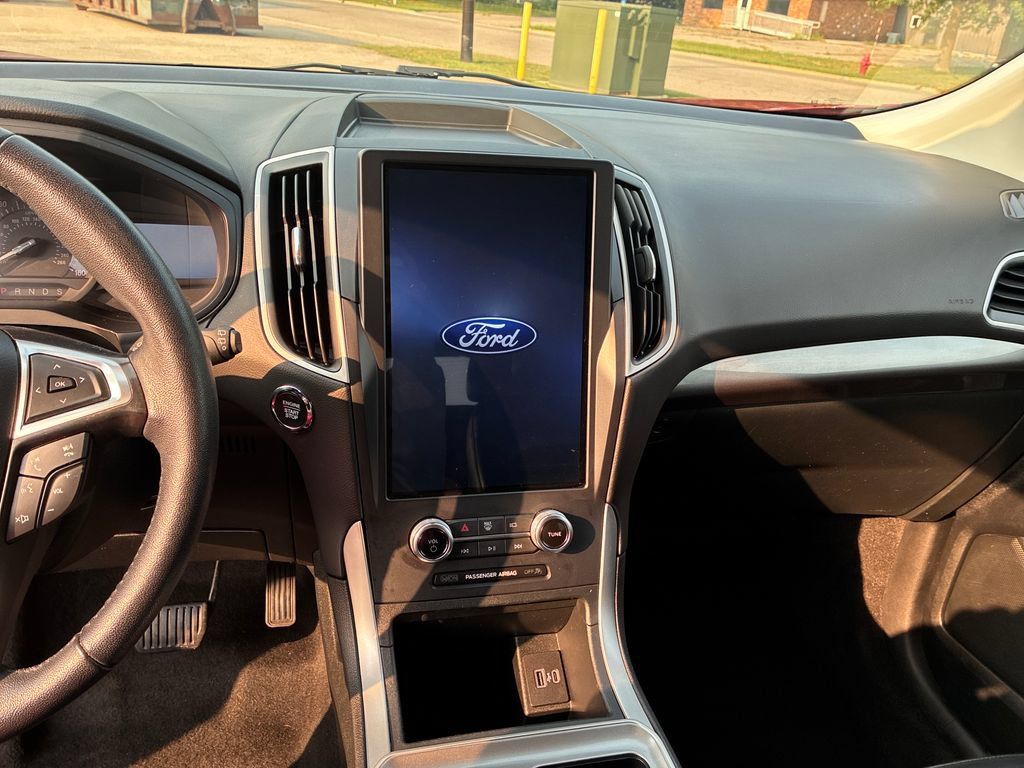 Used 2024 Ford Edge SEL AWD/4WD image 17