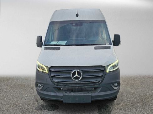 Used 2024 Mercedes-Benz Sprinter 3500 image 8