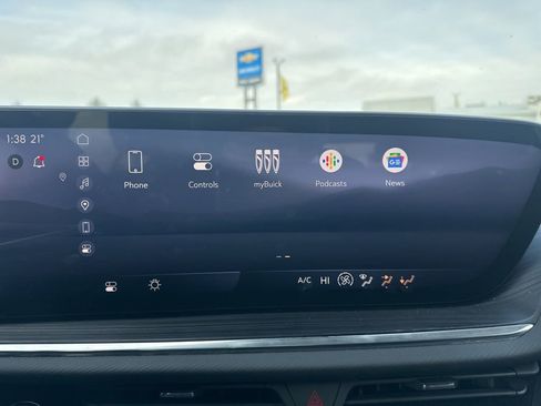 Used 2024 Buick Envision Preferred image 40