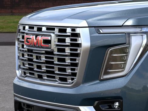 New 2026 GMC Yukon XL Denali w/ Denali Reserve Package AWD/4WD image 13
