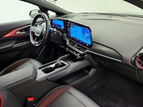 Used 2024 Chevrolet Equinox EV RS AWD/4WD image 23