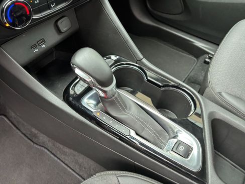 Used 2025 Buick Encore GX Preferred FWD image 36