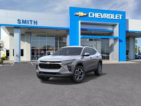 New 2026 Chevrolet Trax LT w/ Driver Confidence Package FWD image 8
