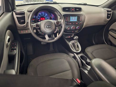 Used 2016 Kia Soul + FWD image 6