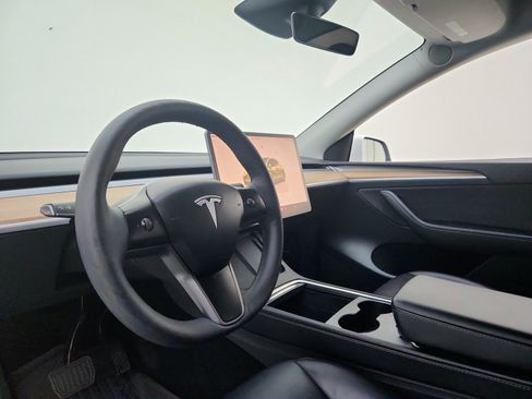 Used 2023 Tesla Model Y Long Range AWD/4WD image 29