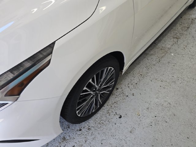 Used 2024 Kia Forte GT-Line w/ GT-Line Premium Package FWD image 9