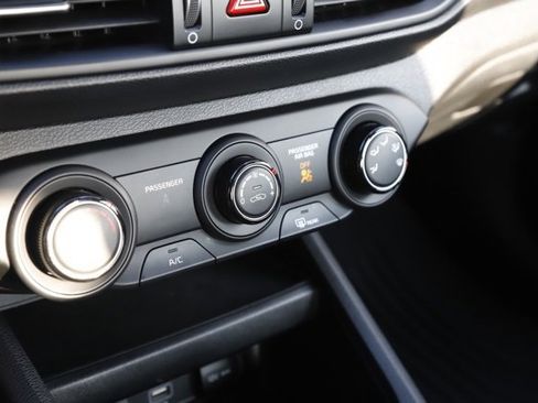 Used 2022 Kia Forte LXS image 21