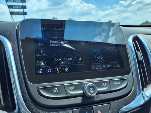 Used 2023 Chevrolet Equinox LT FWD image 18