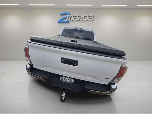 Used 2020 Toyota Tacoma TRD Off-Road image 3