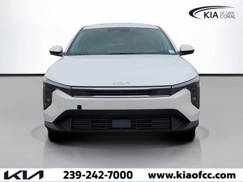 New 2026 Kia K4 LXS FWD image 2