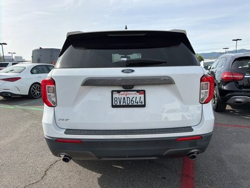 Used 2021 Ford Explorer XLT w/ Equipment Group 202A image 5