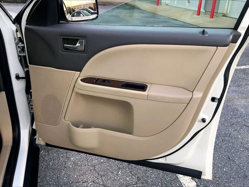Used 2009 Ford Taurus Limited image 22
