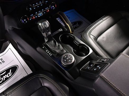 Used 2025 Ford Bronco Badlands image 22