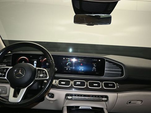 Used 2021 Mercedes-Benz GLS 450 4MATIC image 20