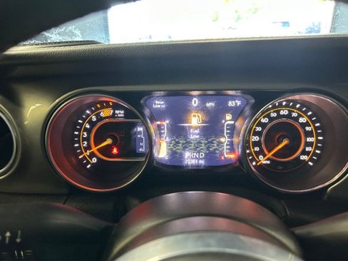Used 2019 Jeep Wrangler Unlimited Sahara AWD/4WD image 7