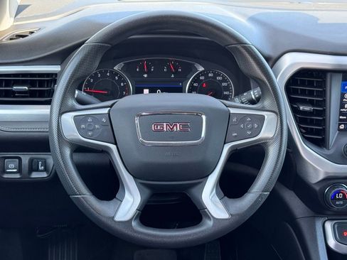 Used 2022 GMC Acadia SLE w/ Driver Convenience Package FWD image 7